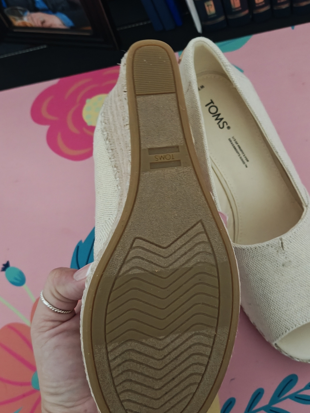 Toms Wedge Shoes  Cream Size 7.5W NEW - Picture 4 of 4